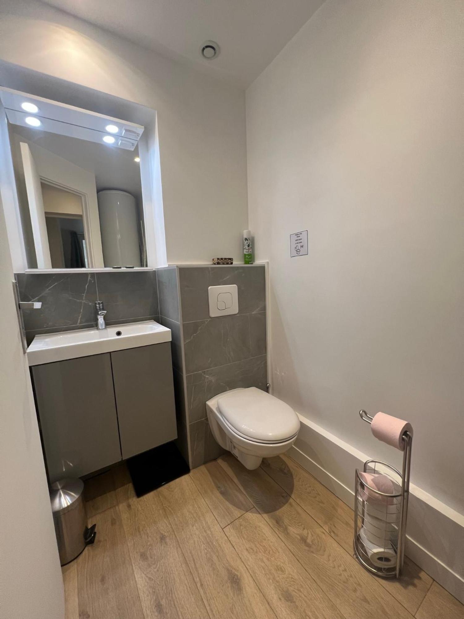 Notre Dame - Stylish Apartment Париж Екстериор снимка