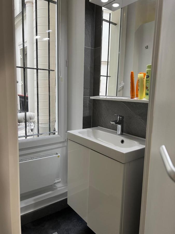 Notre Dame - Stylish Apartment Париж Екстериор снимка