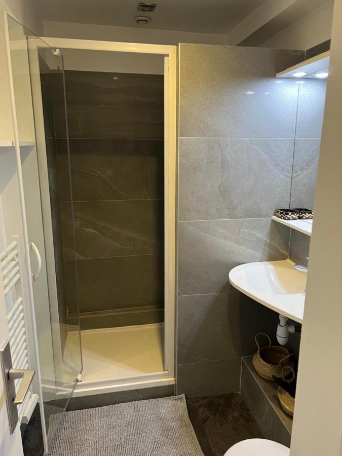 Notre Dame - Stylish Apartment Париж Екстериор снимка