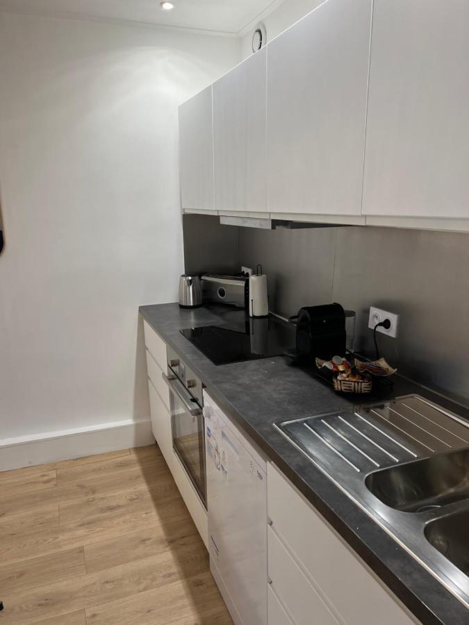Notre Dame - Stylish Apartment Париж Екстериор снимка